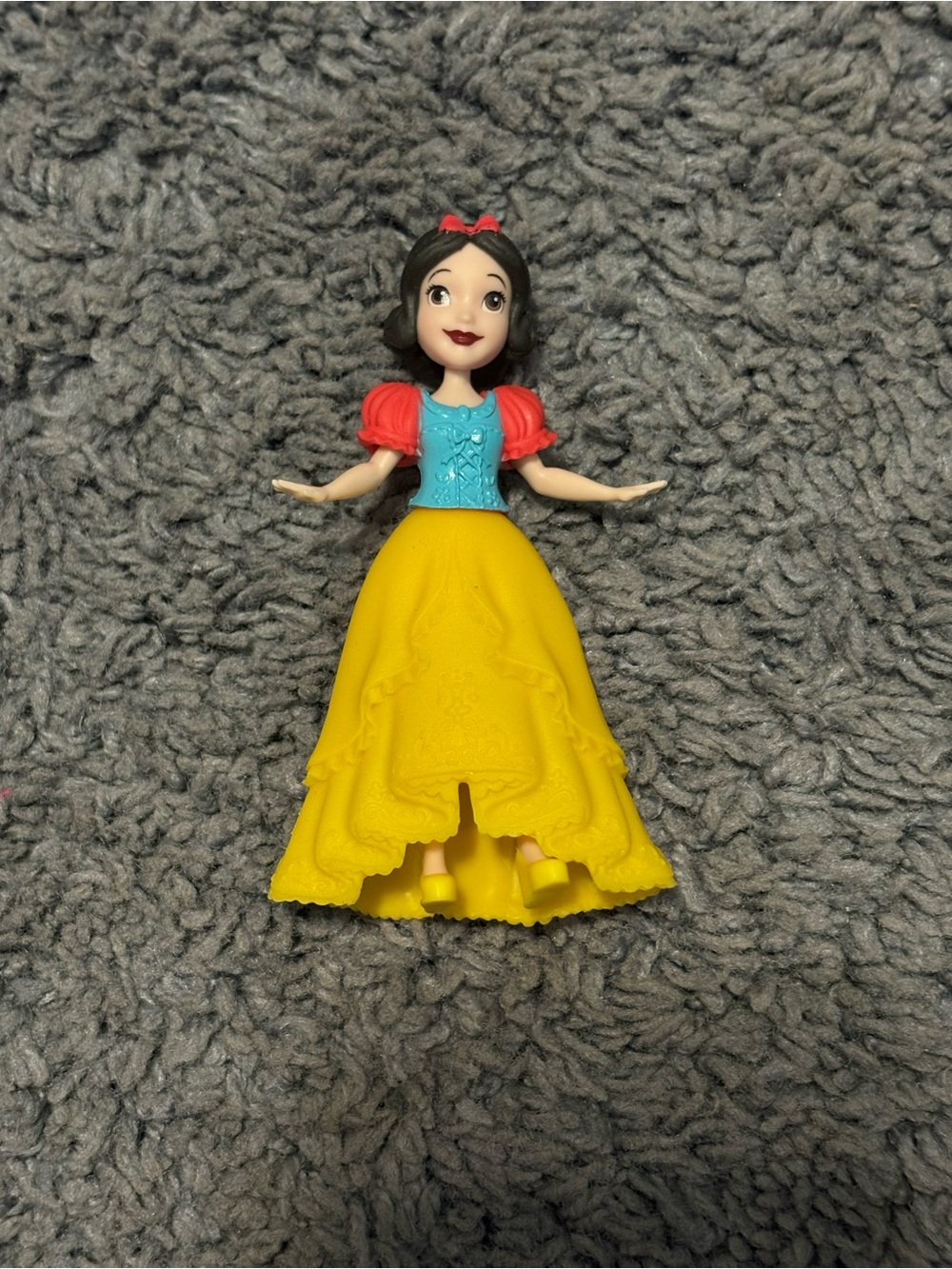 NWOT Disney’s Princess Snow White doll with removable rubber clothes
